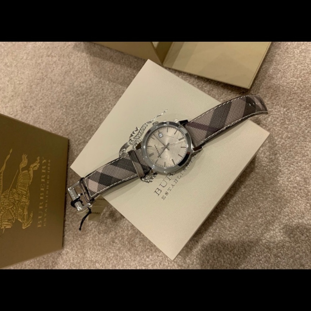 Embossed Beige Dial Stainless Steel Watch BU902 - Picture 5 of 10